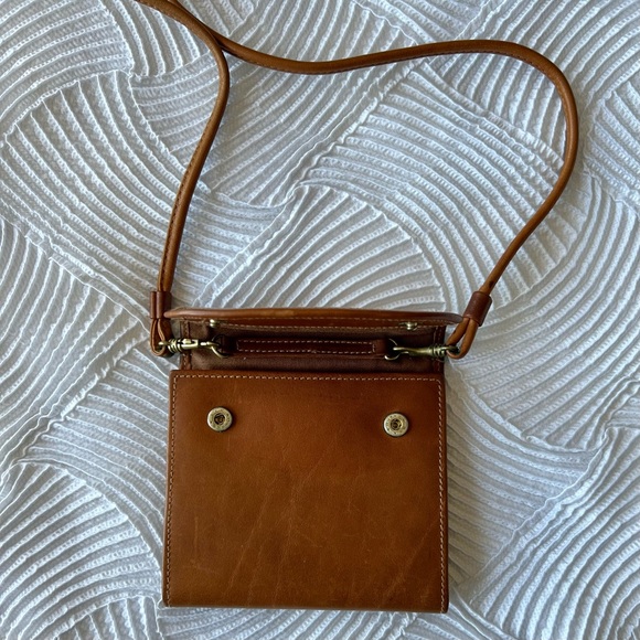 G.H.BASS & CO. Leather Crossbody Bag - Picture 4 of 4